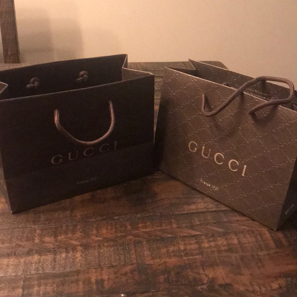 🚫📣SOLD ‼️Two Gucci shopping bags.